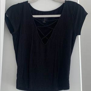 Me to We criss cross front short sleeve shirt!!!